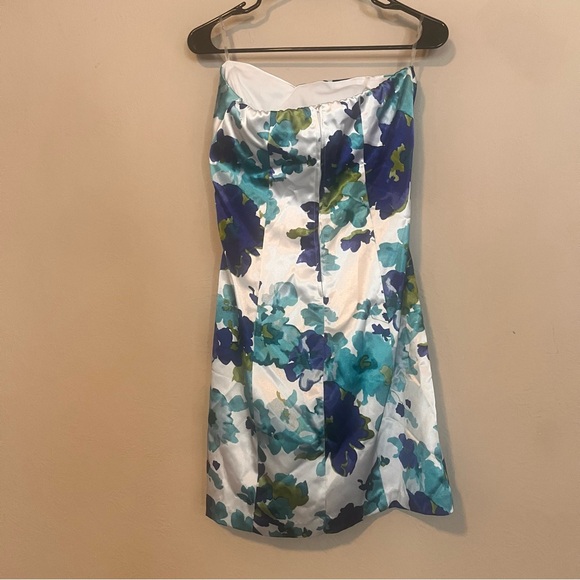 Size 7 Junior Blue Floral Mini Dress - Picture 2 of 3